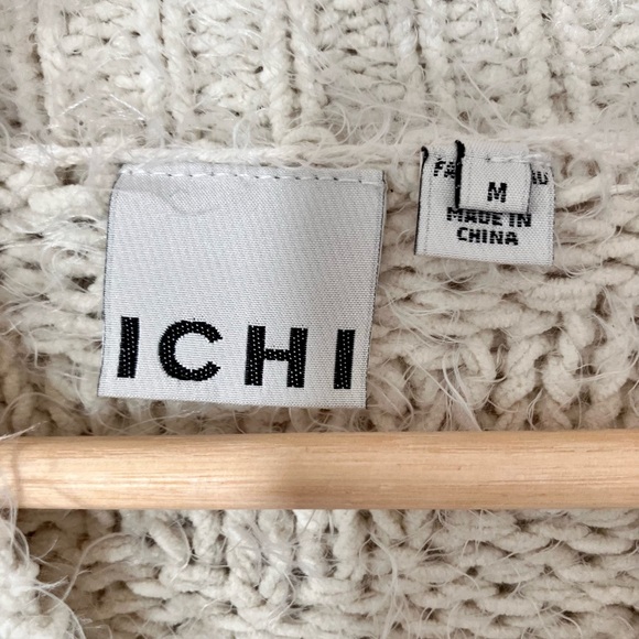 Elegant Cream fuzzy sweater - Picture 4 of 5